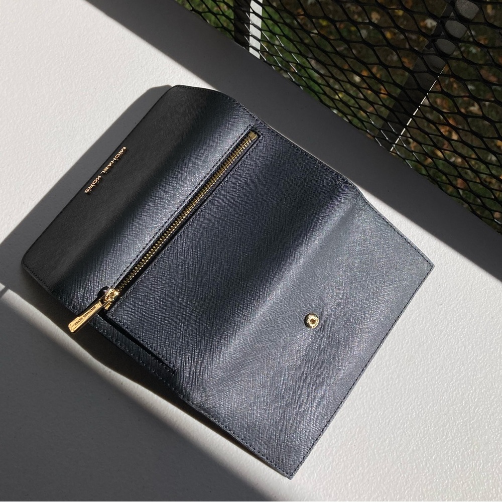 NEW Michael Kors Black Leather Trifold Wallet Snap Button Closure Gold Hardware - Picture 8 of 16